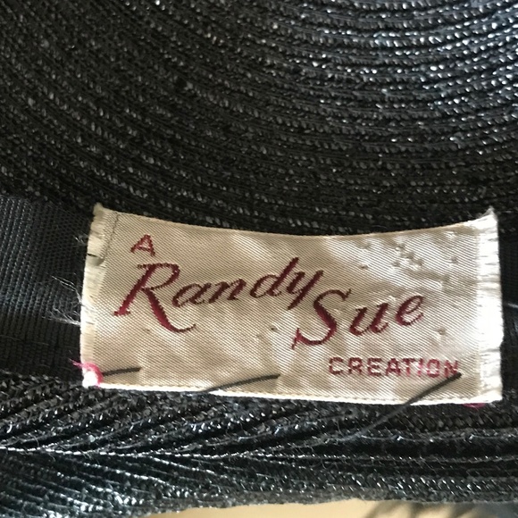 LOVELY 1950s\' BLACK STRAW TOQUE WITH WHITE EDGED \